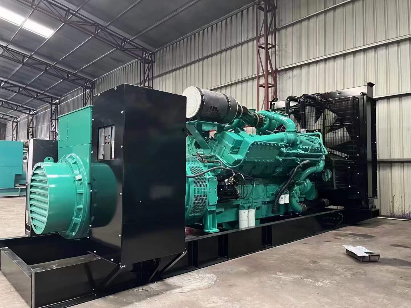 耿马如何降低 800kW 柴油发电机输出电流的波动？