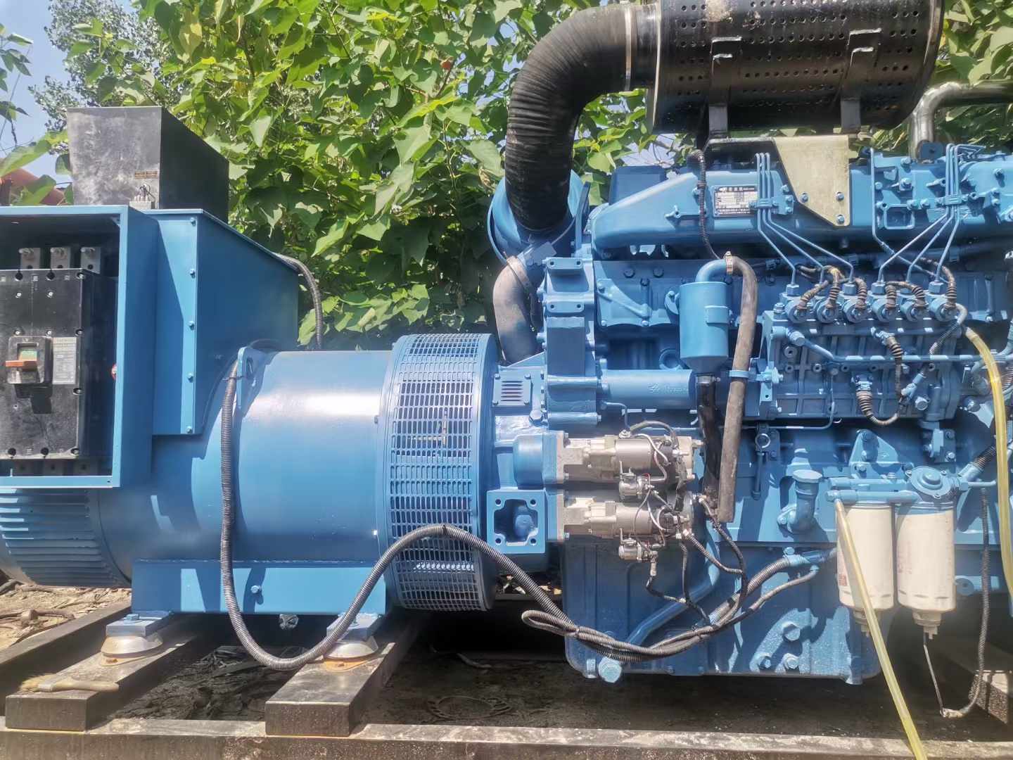 耿马详细说明降低 800kW 柴油发电机输出电流波动的方法